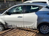 Usata Lancia Ypsilon S 95 CV (69 kW) 2014 Argento Utilitaria