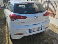 Usata Hyundai i20 75 CV (55 kW) 2017 Bianco Berlina