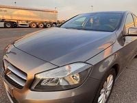 Usata Mercedes A180 109 CV (80 kW) 2013 Grigio Berlina