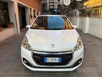 Usata Peugeot 208 Active 82 CV (60 kW) 2016 Bianco Utilitaria