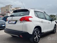 Usata Peugeot 2008 Active 92 CV (67 kW) 2014 Bianco SUV