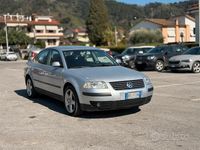 Usata VW Passat 130 CV (95 kW) 2002 Grigio Berlina