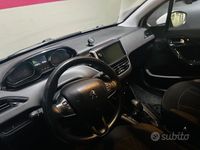 Usata Peugeot 208 68 CV (50 kW) 2014 Bianco Utilitaria