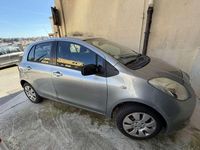 Usata Toyota Yaris Sol 69 CV (50 kW) 2006 Argento Berlina