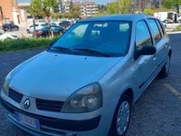 Usata Renault Clio II 58 CV (42 kW) 2004 Grigio Berlina