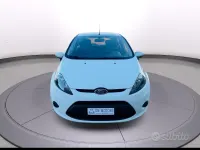 Usata Ford Fiesta Titanium 68 CV (50 kW) 2010 Bianco Berlina