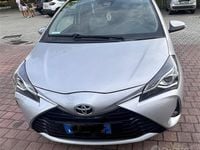 Usata Toyota Yaris 111 CV (81 kW) 2018 Argento Utilitaria