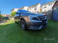 Usata Mercedes B180 Premium 122 CV (89 kW) 2012 Grigio Utilitaria