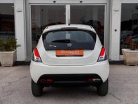 Usata Lancia Ypsilon 85 CV (62 kW) 2014 Bianco Utilitaria
