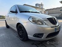 Usata Lancia Ypsilon 75 CV (55 kW) 2008 Grigio Utilitaria