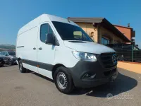 Usata Mercedes Sprinter 150 CV (110 kW) 2024 Viola Furgone