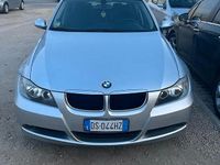 Usata BMW 318 122 CV (89 kW) 2007 Grigio Berlina