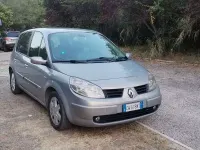 Usata Renault Scénic II Dynamique 106 CV (77 kW) 2005 Grigio Monovolume