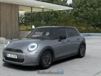 Nuova Mini Cooper Favoured 114 kW (156 CV) 2026 Utilitaria