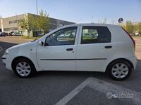 Usata Fiat Punto Emotion 80 CV (58 kW) 2004 Bianco Utilitaria