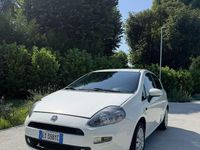 Usata Fiat Punto Lounge 77 CV (56 kW) 2015 Berlina