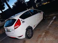 Usata Ford Fiesta 68 CV (50 kW) 2009 Bianco Utilitaria