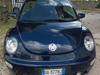 Usata VW New Beetle 101 CV (74 kW) 2005 Blu Utilitaria
