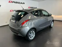 Usata Lancia Ypsilon Gold 69 CV (50 kW) 2018 Grigio Utilitaria