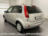 Usata Ford Fiesta 90 CV (66 kW) 2007 Grigio Utilitaria