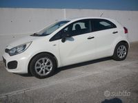 Usata Kia Rio EX 86 CV (63 kW) 2011 Bianco Berlina