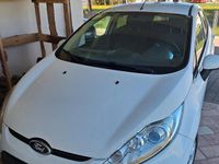 Usata Ford Fiesta 70 CV (51 kW) 2011 Bianco Utilitaria