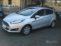 Usata Ford Fiesta Titanium 95 CV (69 kW) 2015 Grigio Berlina