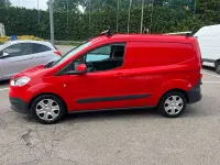 Usata Ford Transit Courier 76 CV (55 kW) 2016 Rosso Furgone