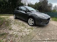 Usata Ford Fiesta 85 CV (62 kW) 2017 Grigio Berlina