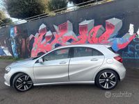 Usata Mercedes A180 108 CV (79 kW) 2017 Blu Berlina