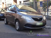 Usata Lancia Ypsilon 69 CV (50 kW) 2018 Grigio scuro Utilitaria
