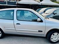 Usata Renault Clio II 75 CV (55 kW) 2005 Grigio Berlina