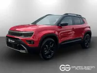 Nuova Jeep Avenger Overland 136 CV (100 kW) 2026 Ruby con tetto volcano SUV