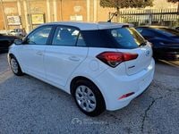 Usata Hyundai i20 Comfort 84 CV (61 kW) 2016 Bianco Berlina