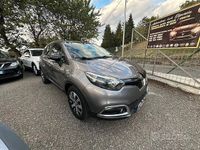 Usata Renault Captur Zen 90 CV (66 kW) 2015 Grigio SUV