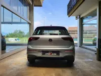 Usata VW Golf VIII Life 116 CV (85 kW) 2025 Argento Berlina