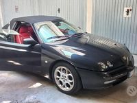 Usata Alfa Romeo Spider 122 CV (89 kW) 2002 Nero Cabrio