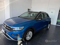 Usata VW T-Roc Life 110 CV (80 kW) 2023 Blu SUV