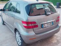 Usata Mercedes B200 140 CV (102 kW) 2007 Grigio Monovolume