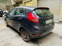 Usata Ford Fiesta Titanium 82 CV (60 kW) 2010 Grigio Utilitaria