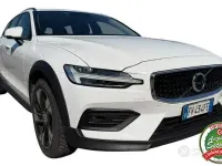 Usata Volvo V60 CC Pro 190 CV (139 kW) 2019 Bianco Station wagon