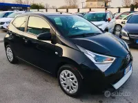 Usata Toyota Aygo 72 CV (52 kW) 2021 Nero Utilitaria