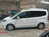 Usata Ford Tourneo Courier S 75 CV (55 kW) 2020 Bianco Monovolume