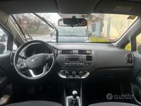 Usata Kia Rio 85 CV (62 kW) 2012 Marrone Berlina