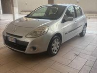 Usata Renault Clio II Dynamique 74 CV (54 kW) 2010 Grigio Berlina