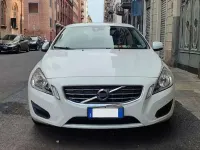 Usata Volvo S60 Kinetic 115 CV (84 kW) 2012 Bianco Berlina