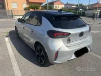 Usata Opel Corsa GS Line 101 CV (74 kW) 2024 Grigio Utilitaria