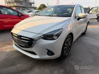Usata Mazda 2 Exceed 105 CV (77 kW) 2017 Bianco Berlina
