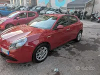 Usata Alfa Romeo Giulietta 120 CV (88 kW) 2018 Rosso Utilitaria