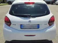 Usata Peugeot 208 Active 75 CV (55 kW) 2016 Bianco Utilitaria